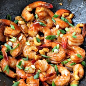 shrimp with cashews in a wok