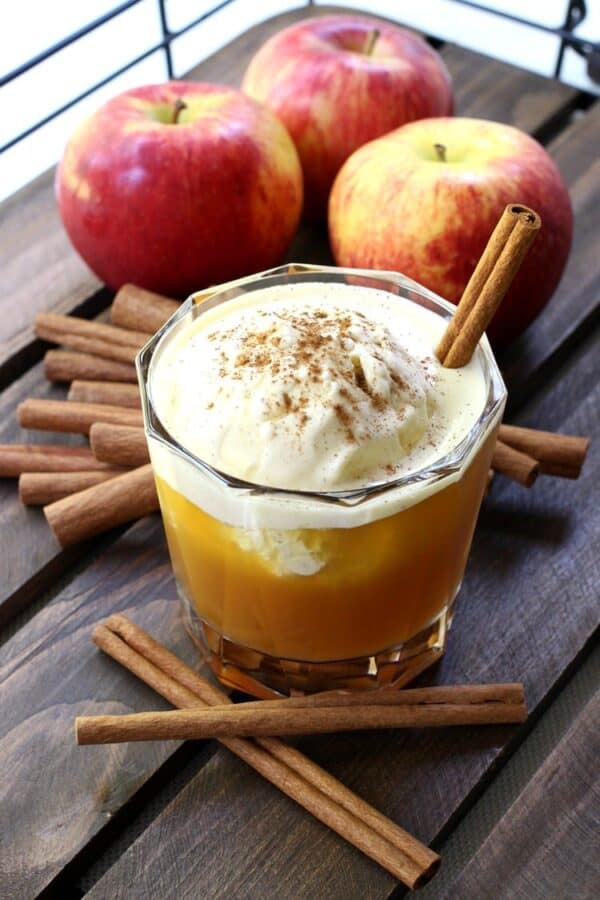 Whisky Apple Pie Float | A Dessert Cocktail With Ice Cream