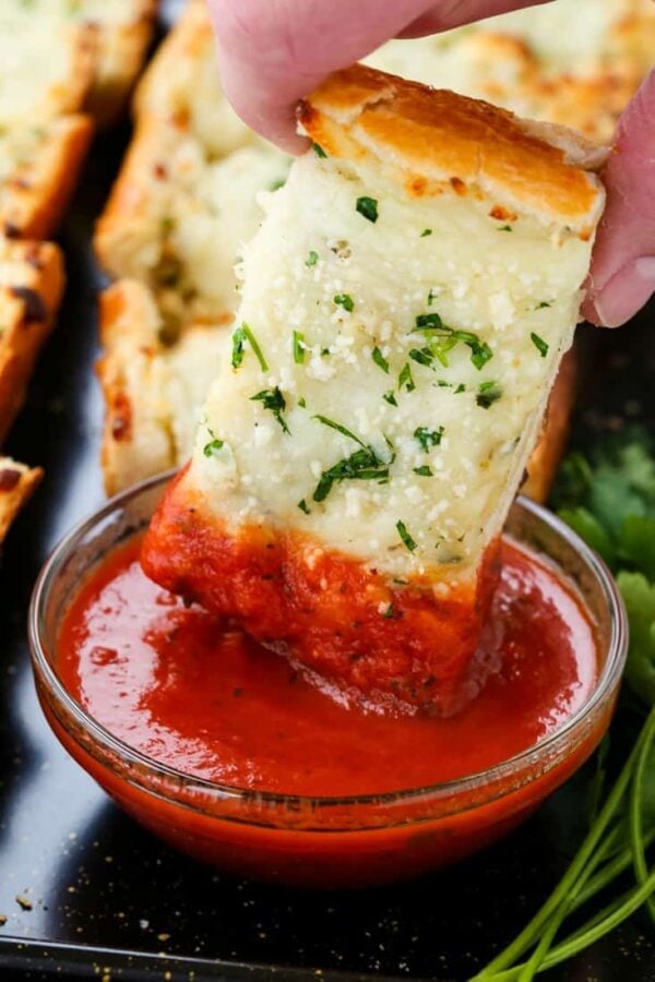 Cheesy Garlic Bread Mantitlement