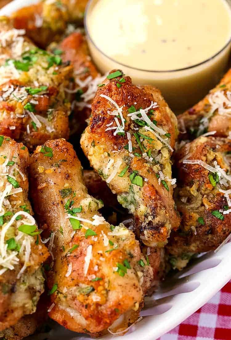 Baked Garlic Parmesan Chicken Wings | Mantitlement