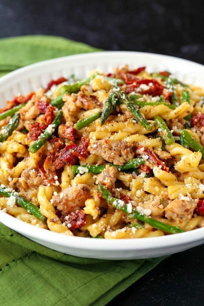 Gemelli With Sausage and Asparagus - Mantitlement