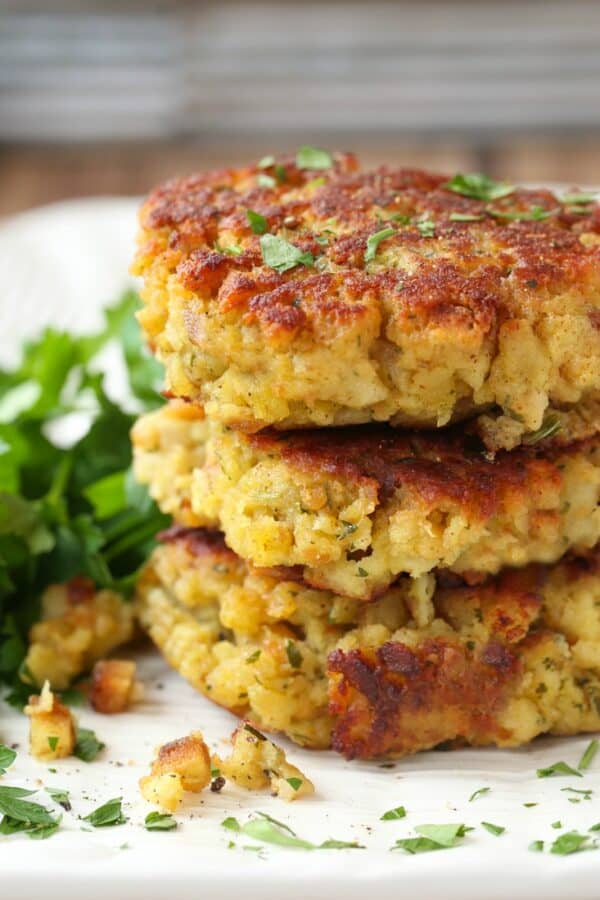 leftover-stuffing-cakes-thanksgiving-leftovers-recipe-mantitlement