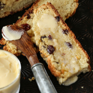 Sliced soda bread with raisins and butter