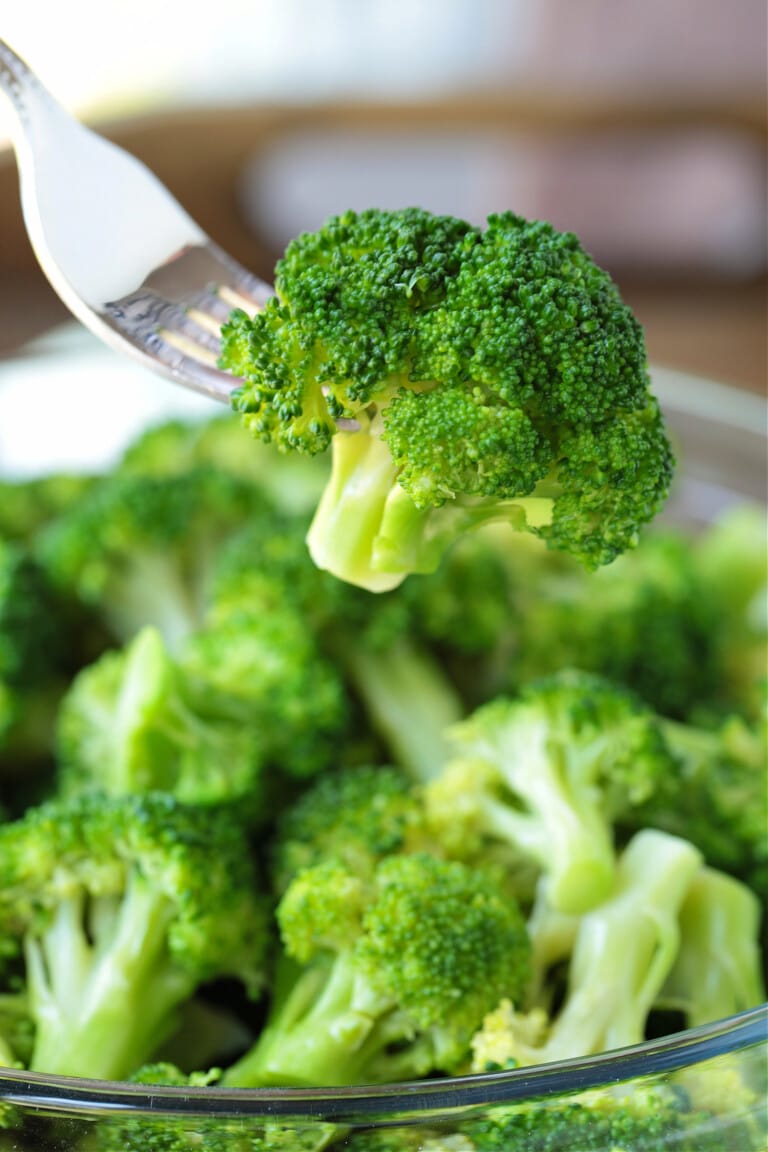 How To Steam Broccoli In The Microwave Mantitlement   How To Steam Broccoli In The Microwave Steamed 768x1152 